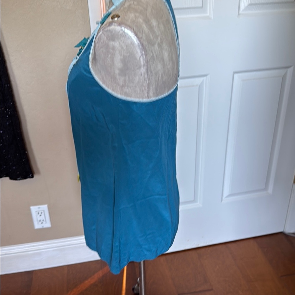 Matty M Women’s 100% silk TOP floral accents racer color Top teal approx size M - Picture 3 of 10